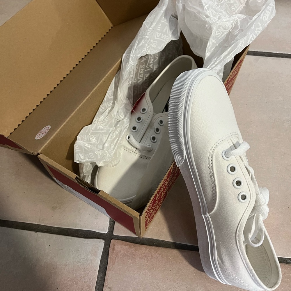Vans - Picture 3 of 4